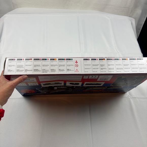 EZTEC North Pole Express Train Set Battery Operated 29 Piece‎ Christmas - Picture 4 of 7